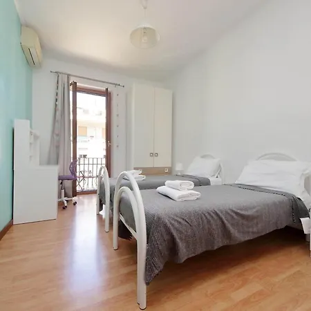 Stazione Trastevere 3br Flat By Flatinrome *